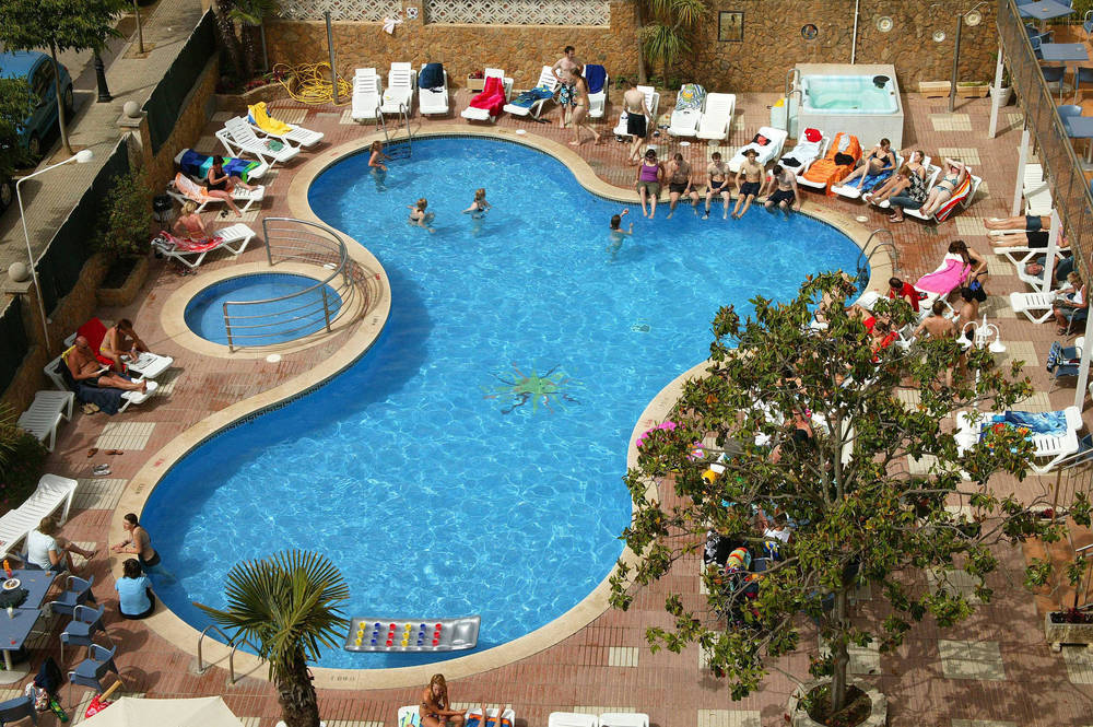 Hotel Esplai Calella Exterior photo