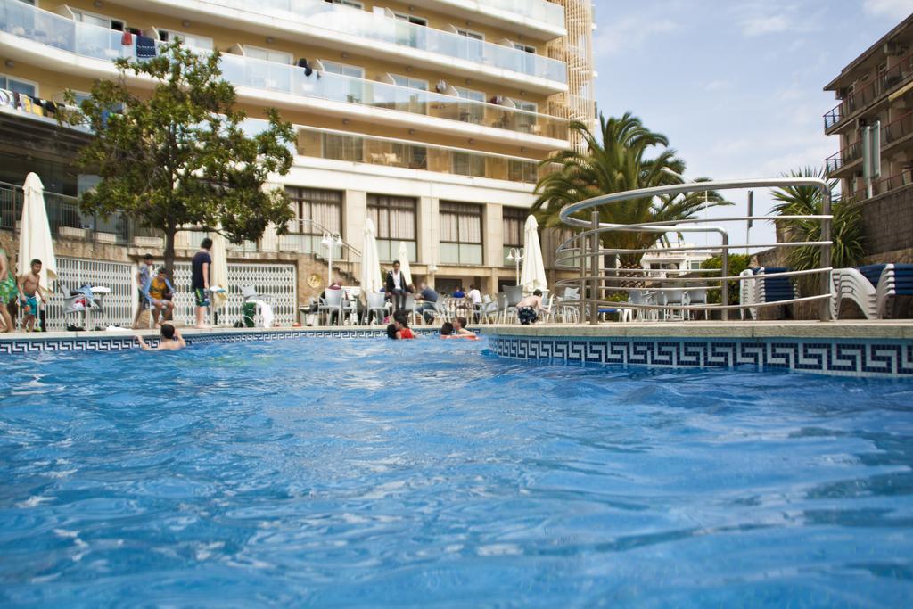 Hotel Esplai Calella Exterior photo